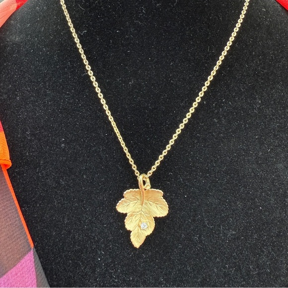 Avon Gold Leaf Necklace with Crystal Accent - Picture 10 of 14